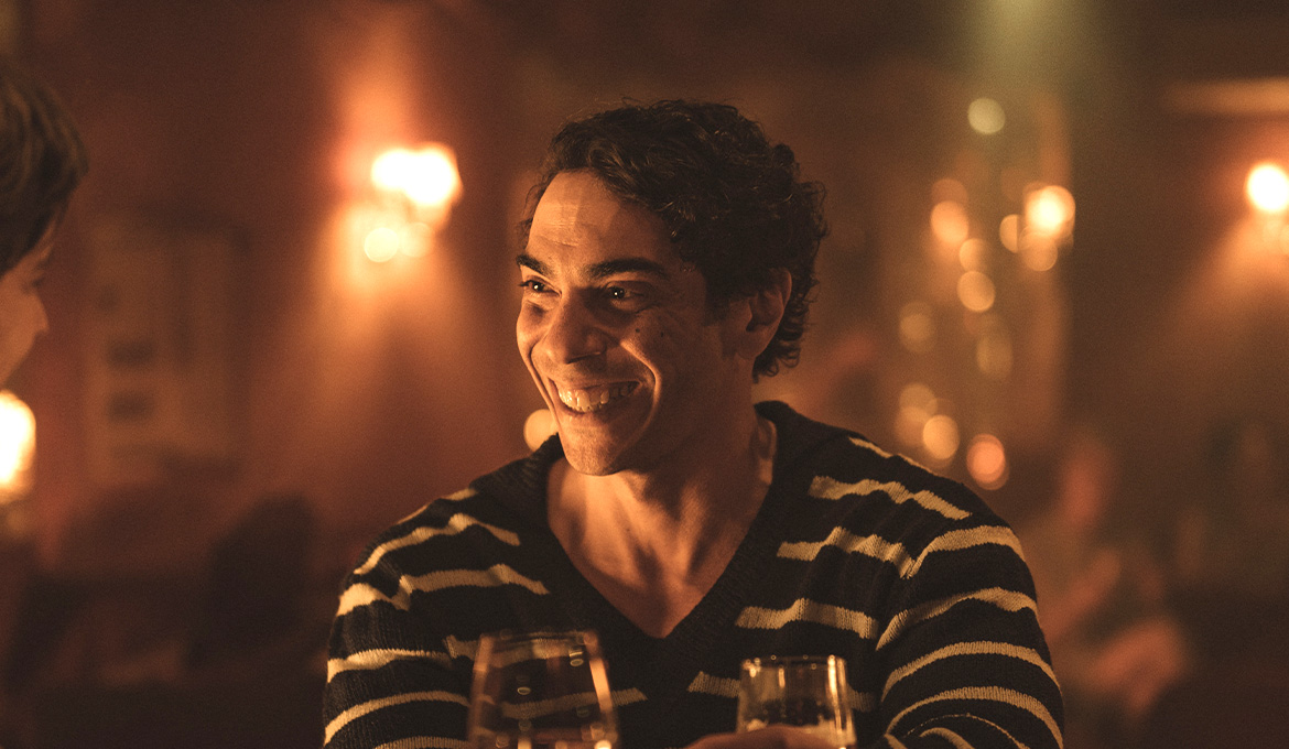 ジェイソン・レイリー（レイ・バーラ役）